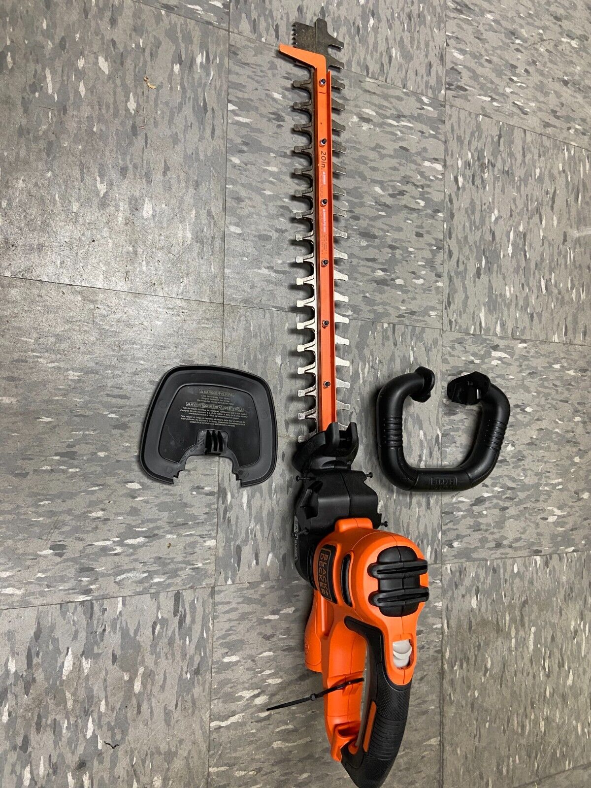 Black & Decker Hedge Trimmer BEHTS300 SAWBLADE 120V 3.8Amp 20"